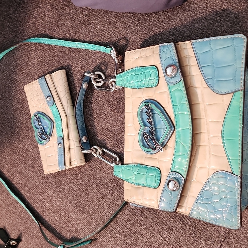 Guess purse